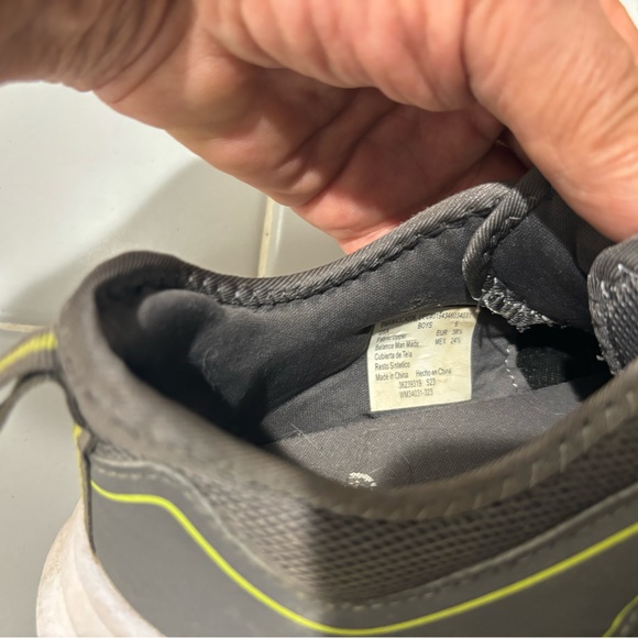 Athletic Works Boys Size 6 Gray And Yellow Slip On Sneakers - Picture 3 of 5